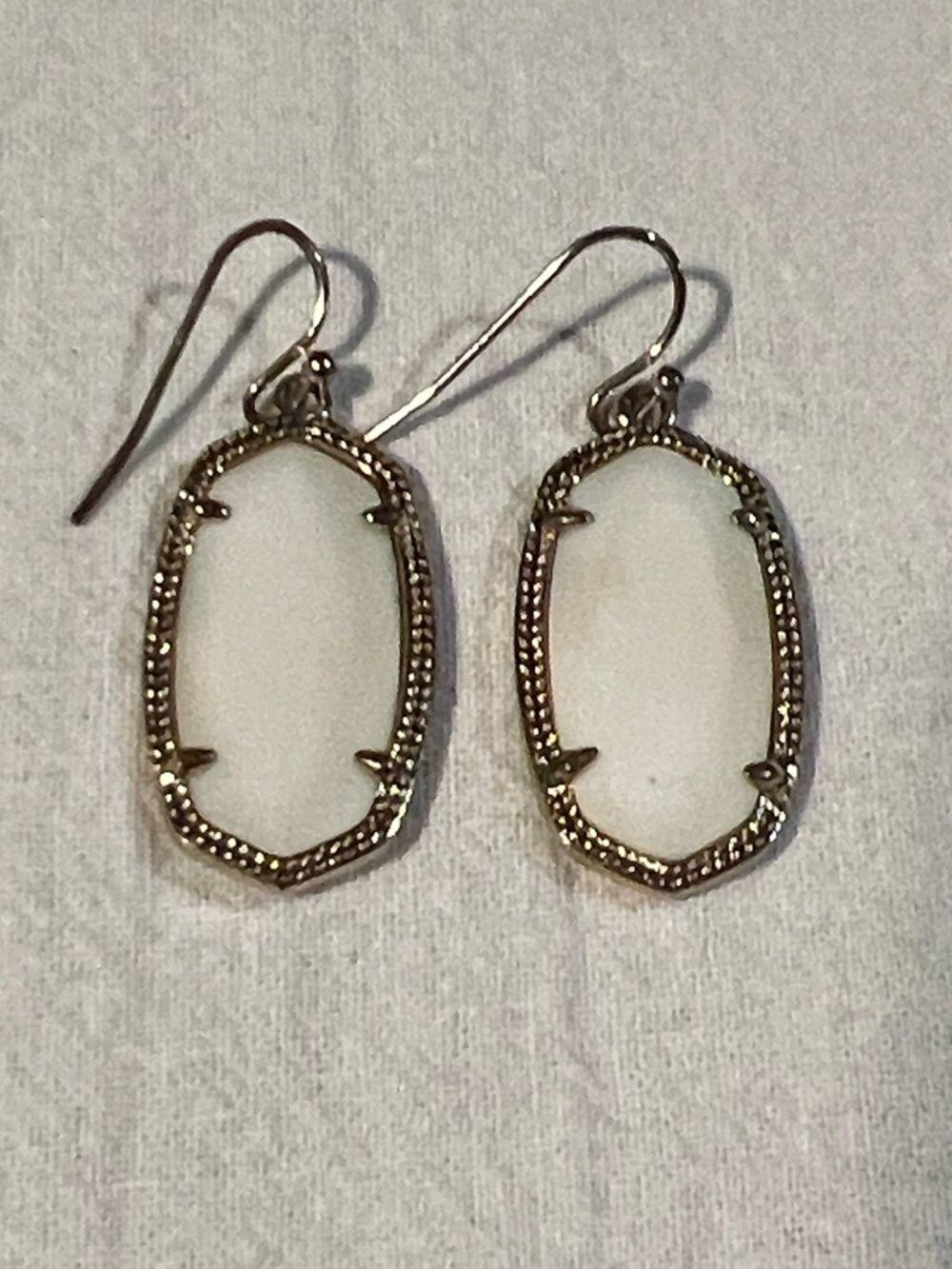 Kendra Scott Ivory White Ellie Drop Earrings Gold Tone Dangle